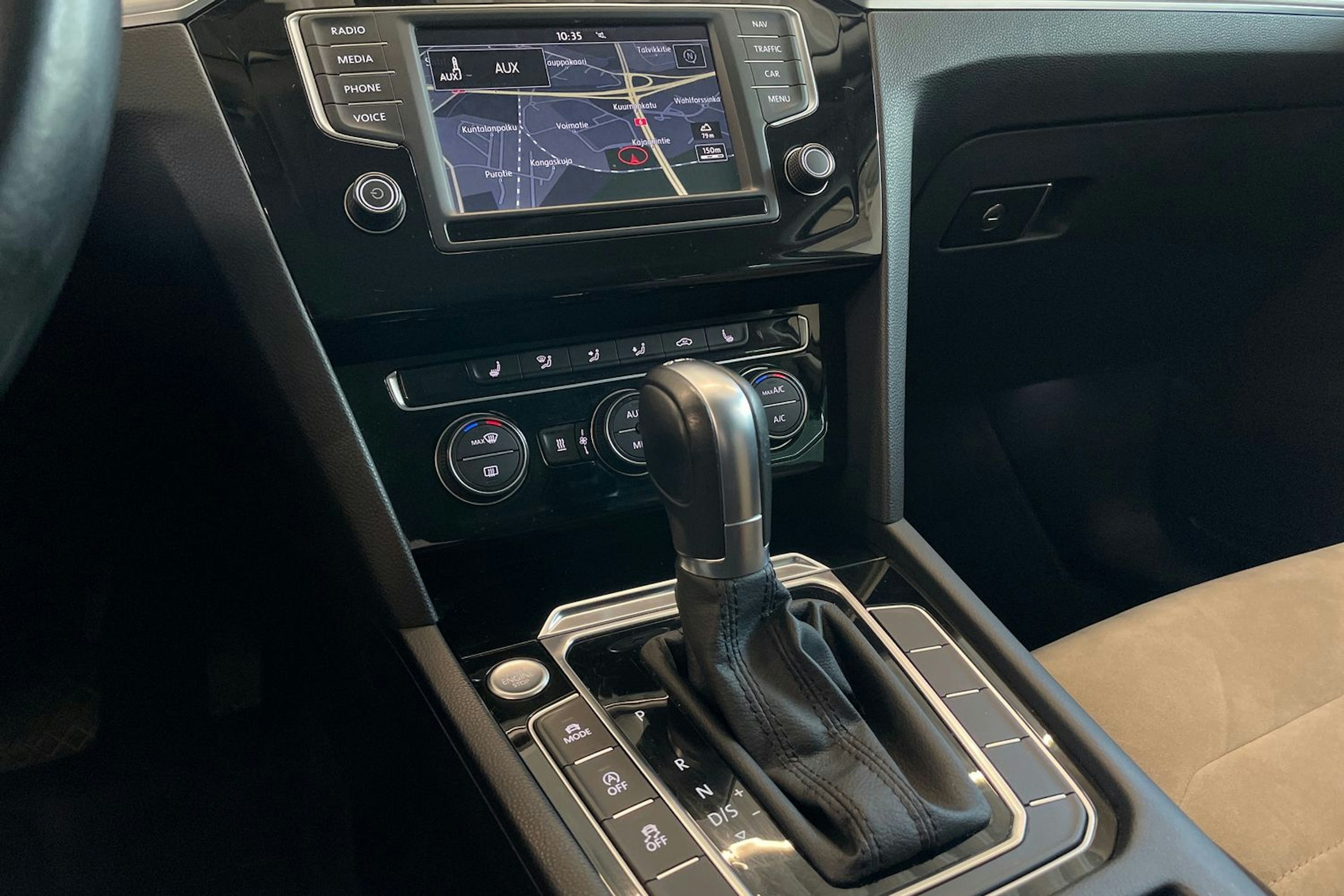 harmaa Volkswagen Passat 2015 kuva 20.
