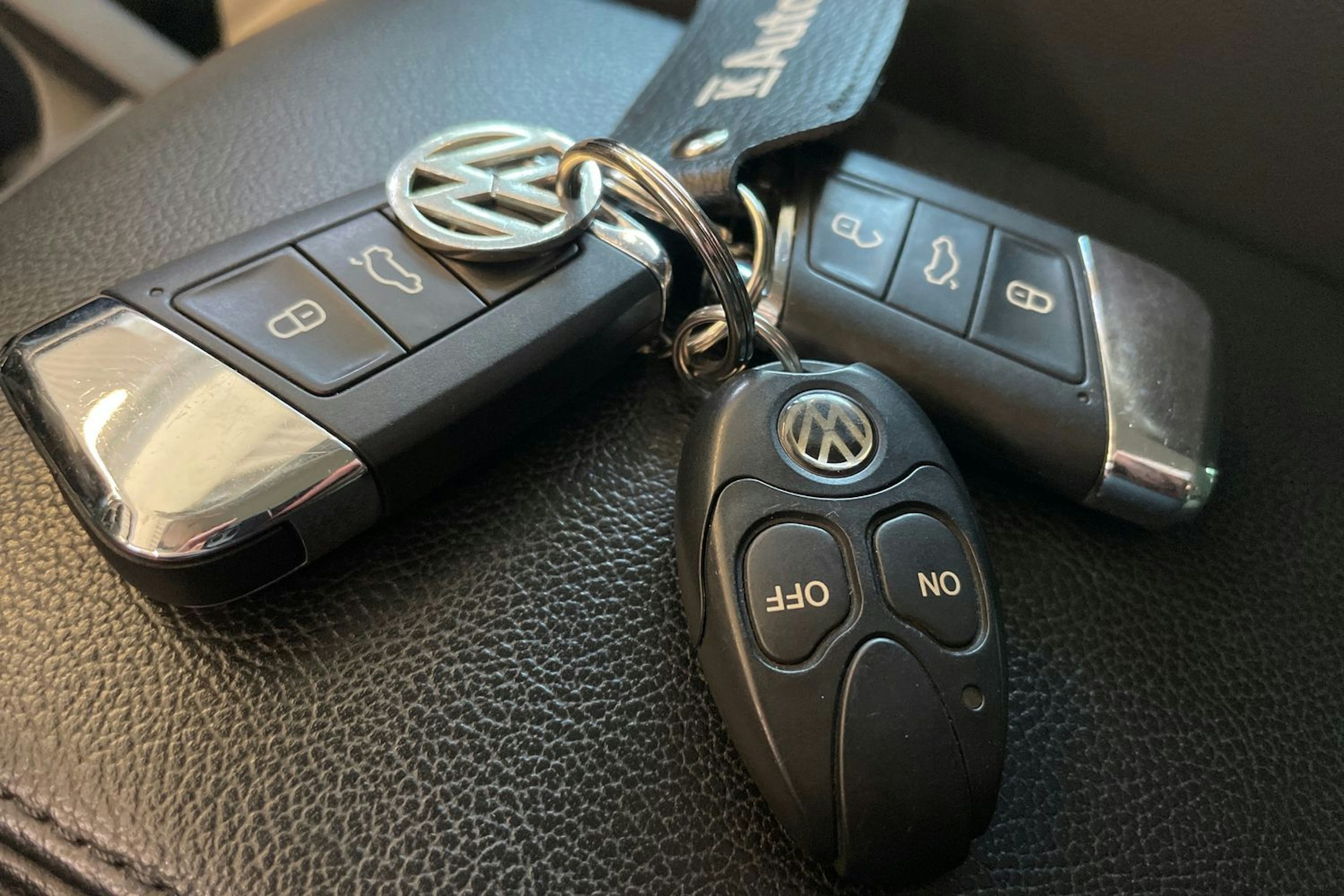 harmaa Volkswagen Passat 2015 kuva 23.
