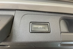harmaa Volkswagen Passat 2015 kuva 26.