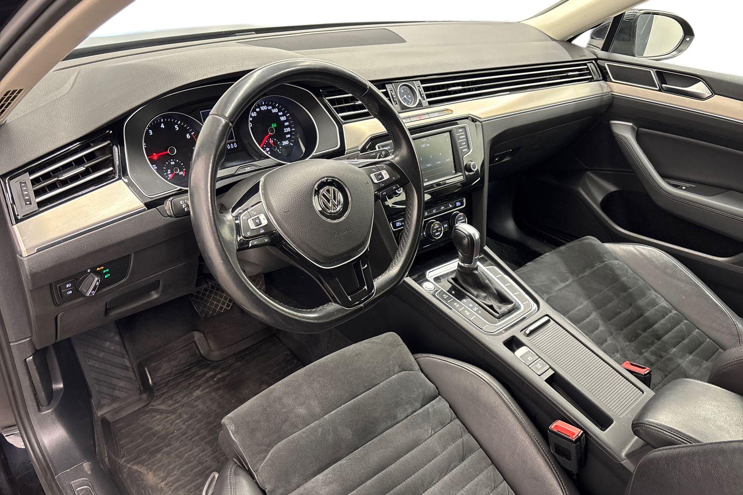 Volkswagen Passat 2015, photo 6/22