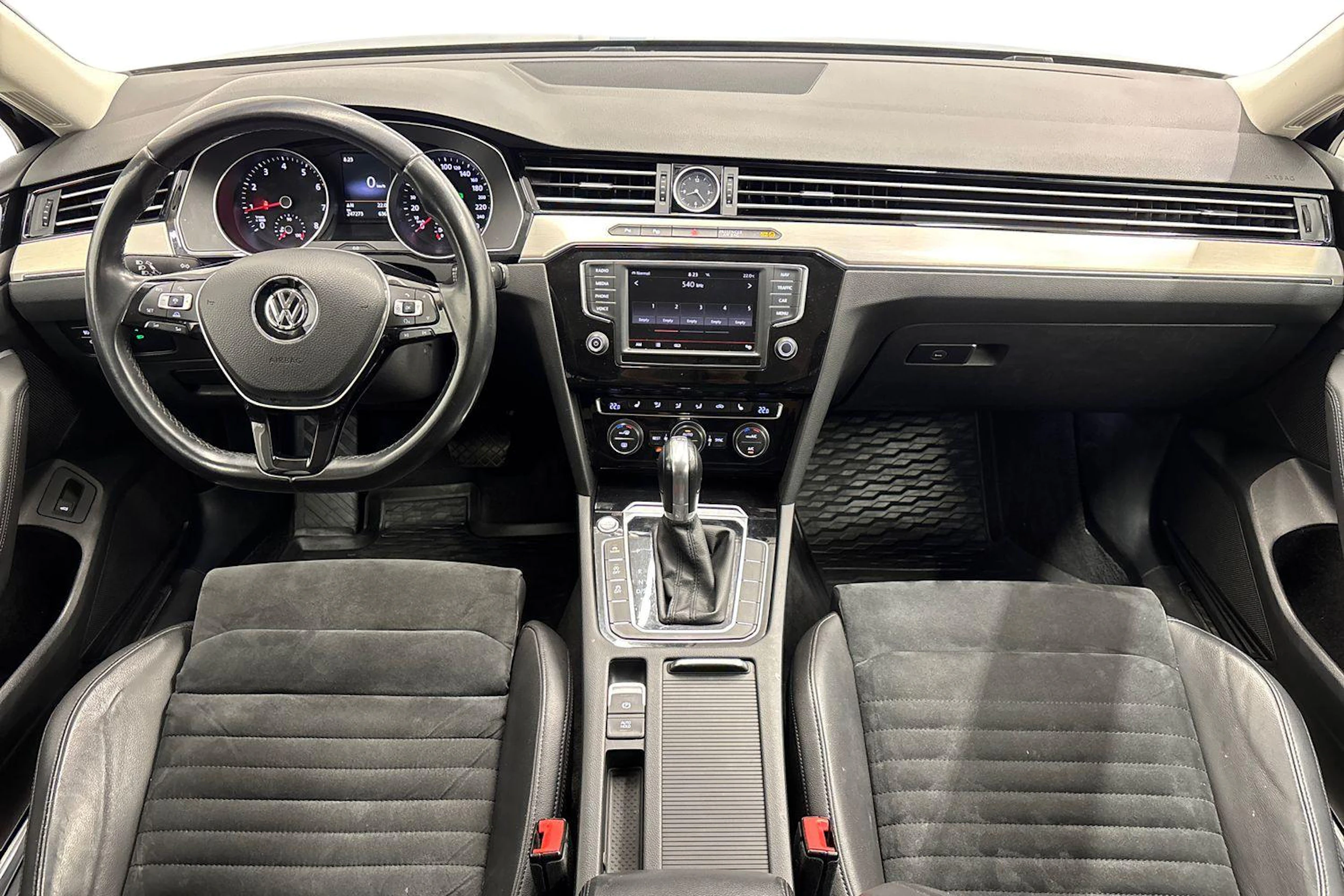musta Volkswagen Passat 2015 kuva 7.