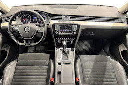 musta Volkswagen Passat 2015 kuva 7.