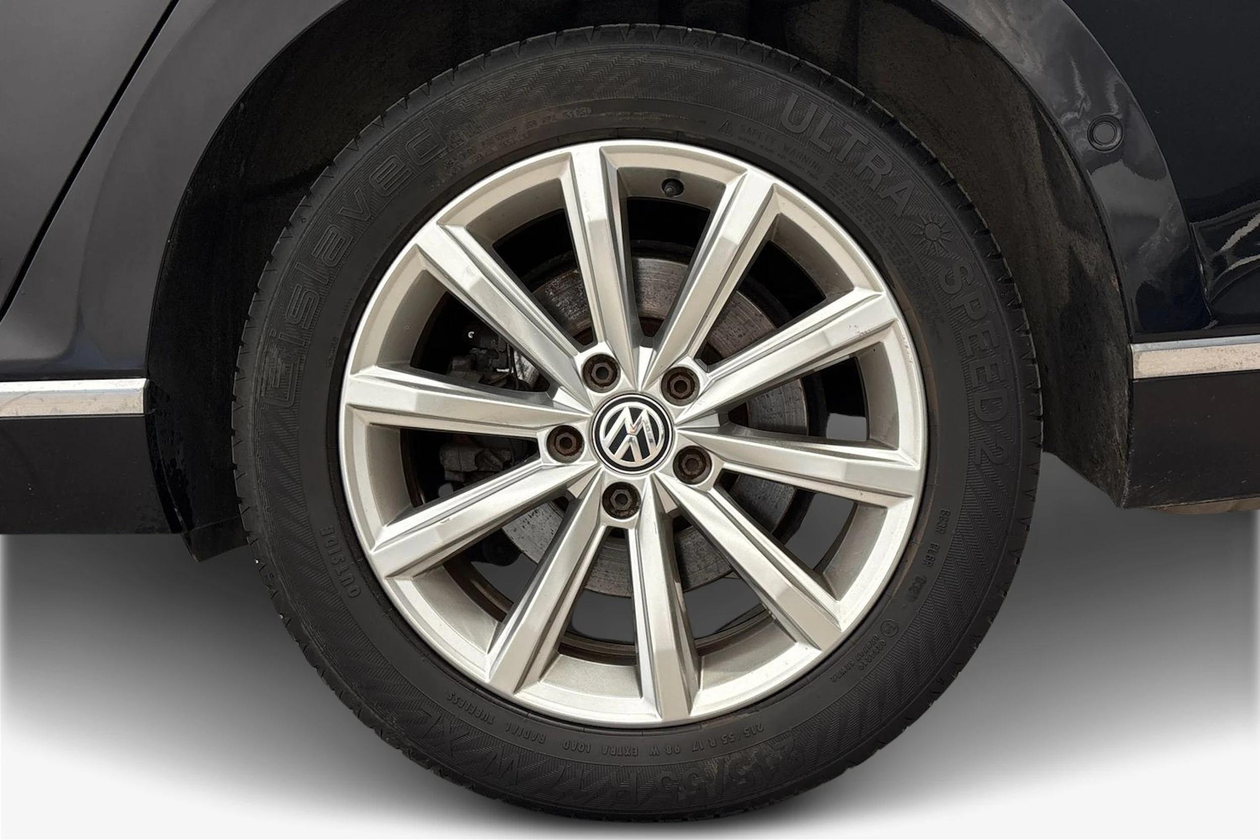 musta Volkswagen Passat 2015 kuva 9.