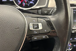 musta Volkswagen Passat 2015 kuva 15.