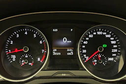 musta Volkswagen Passat 2015 kuva 16.