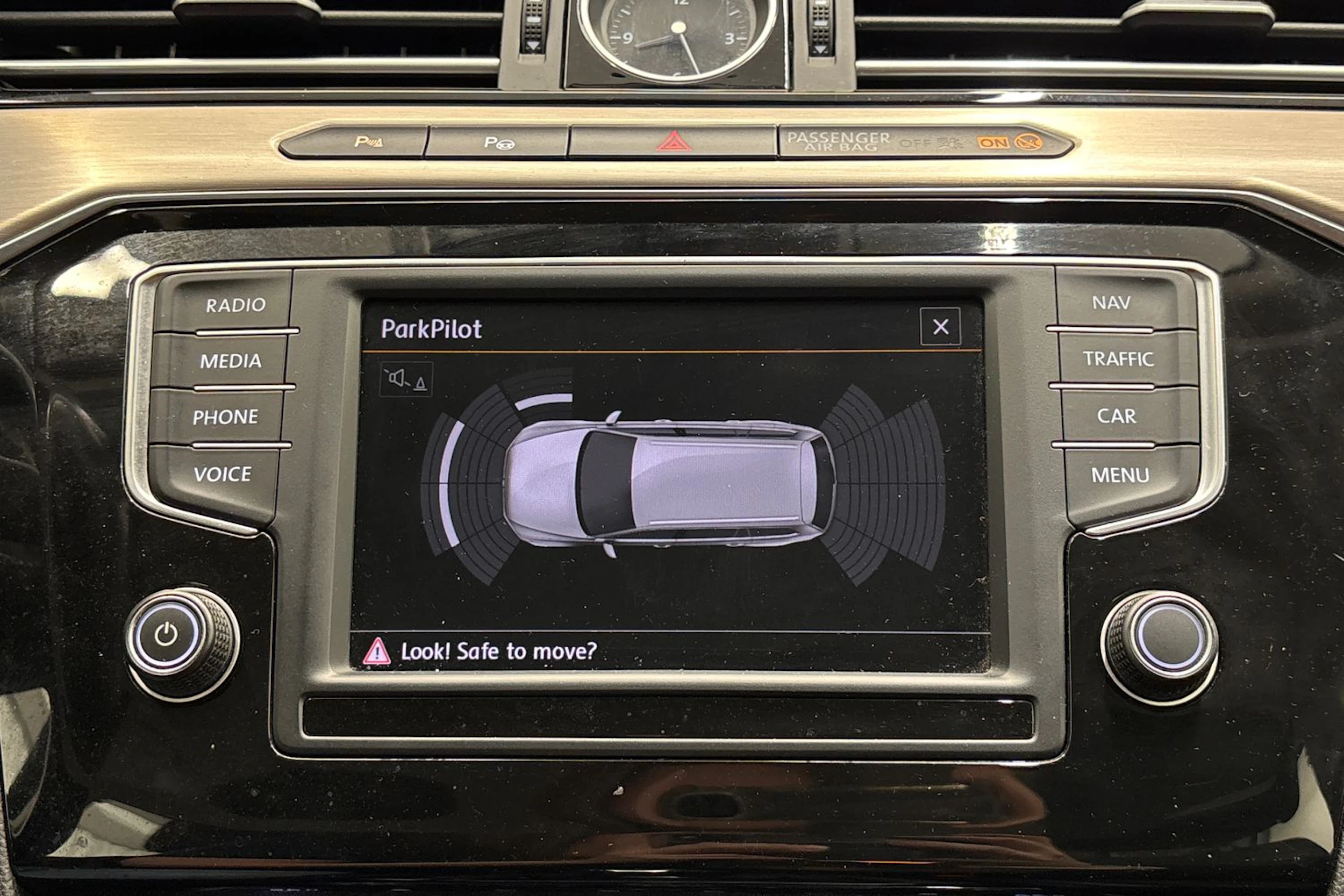 musta Volkswagen Passat 2015 kuva 17.