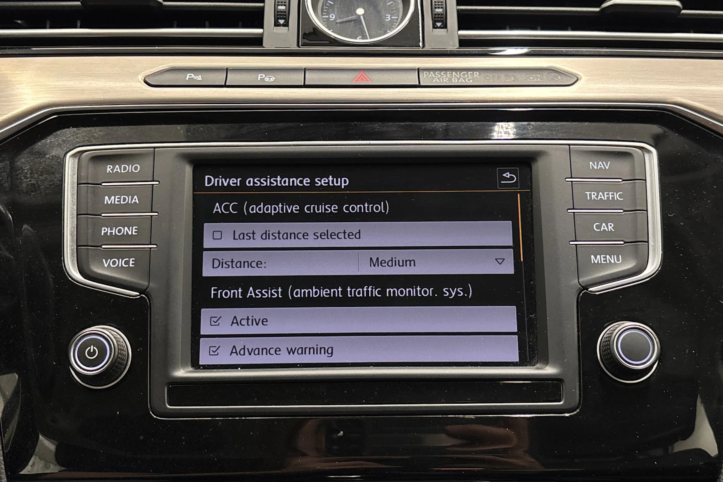 musta Volkswagen Passat 2015 kuva 18.