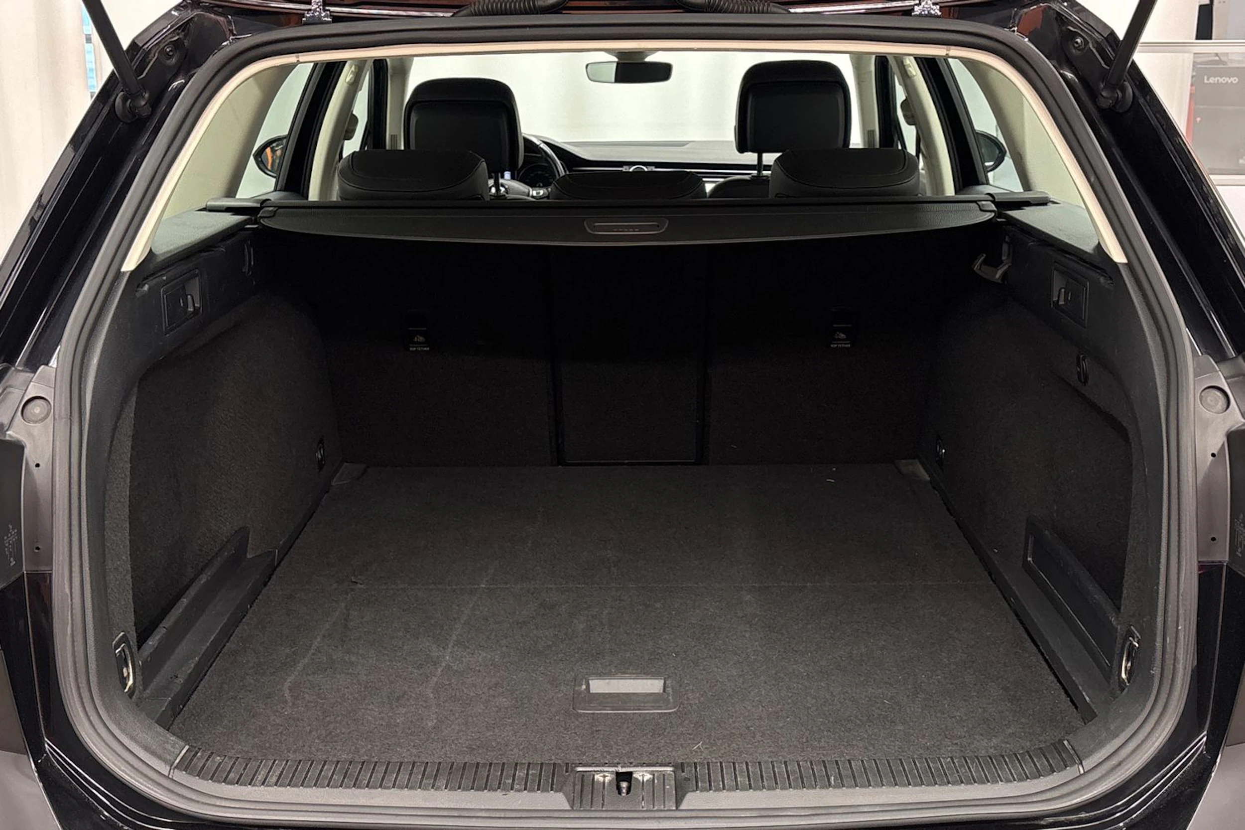musta Volkswagen Passat 2015 kuva 21.