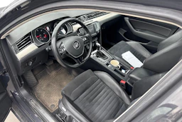 met. harmaa Volkswagen Passat 2015 kuva 3.