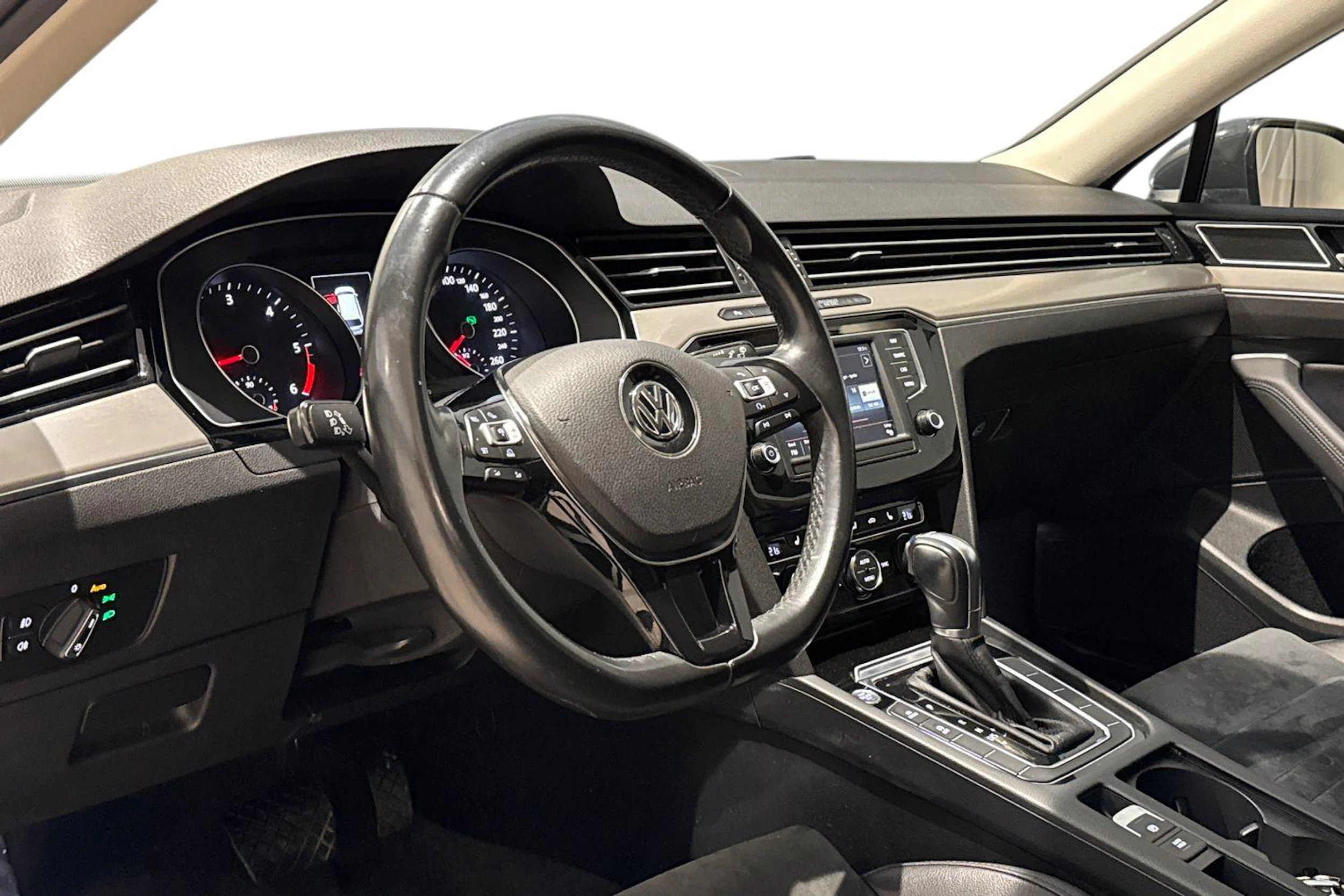 met. harmaa Volkswagen Passat 2015 kuva 6.