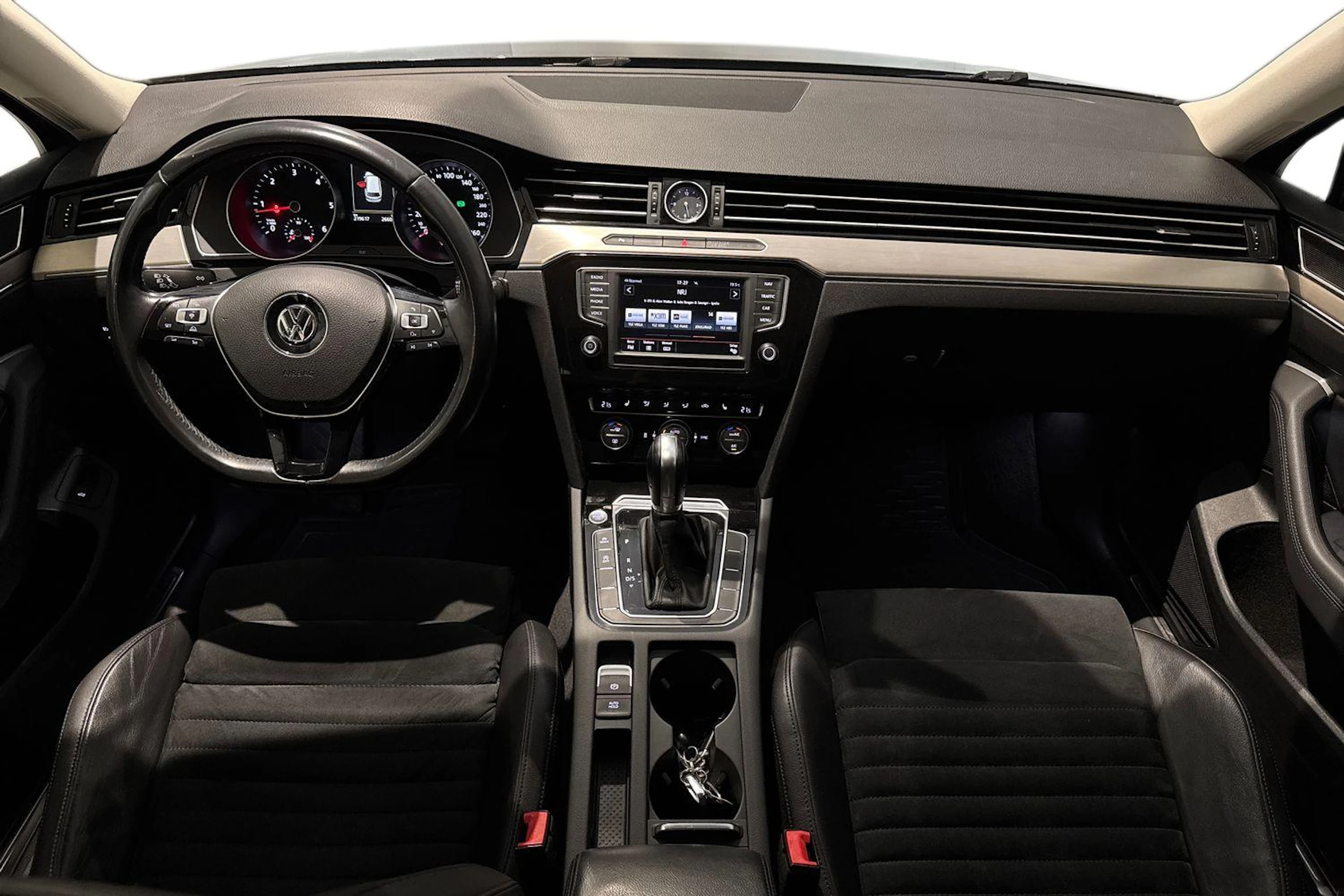 met. harmaa Volkswagen Passat 2015 kuva 7.