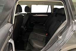met. harmaa Volkswagen Passat 2015 kuva 8.