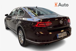punainen Volkswagen Passat 2015 kuva 2.