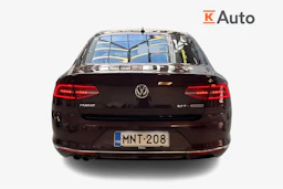 punainen Volkswagen Passat 2015 kuva 3.
