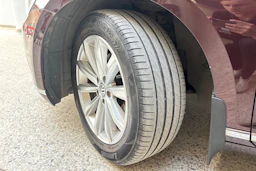 punainen Volkswagen Passat 2015 kuva 10.
