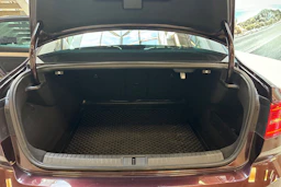 punainen Volkswagen Passat 2015 kuva 12.