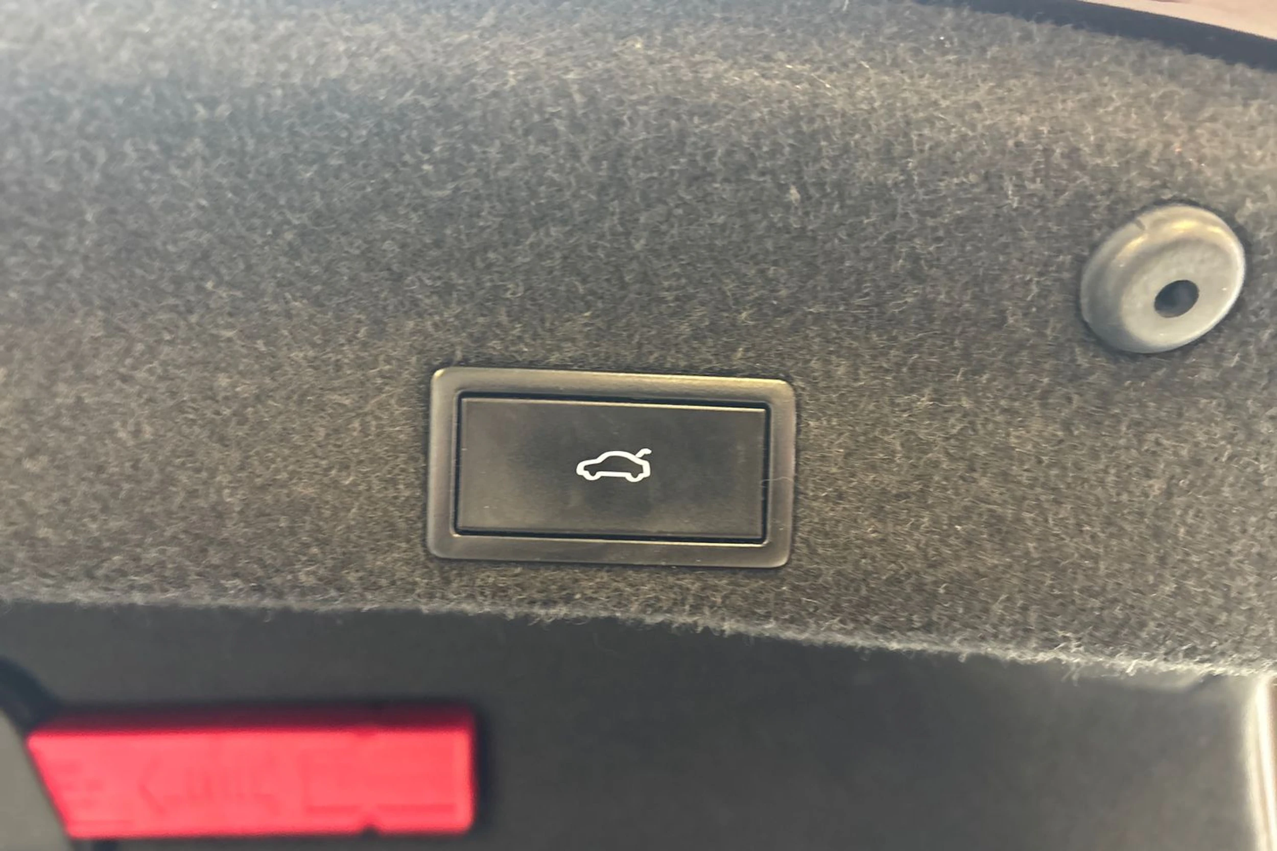 punainen Volkswagen Passat 2015 kuva 13.