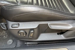 punainen Volkswagen Passat 2015 kuva 16.