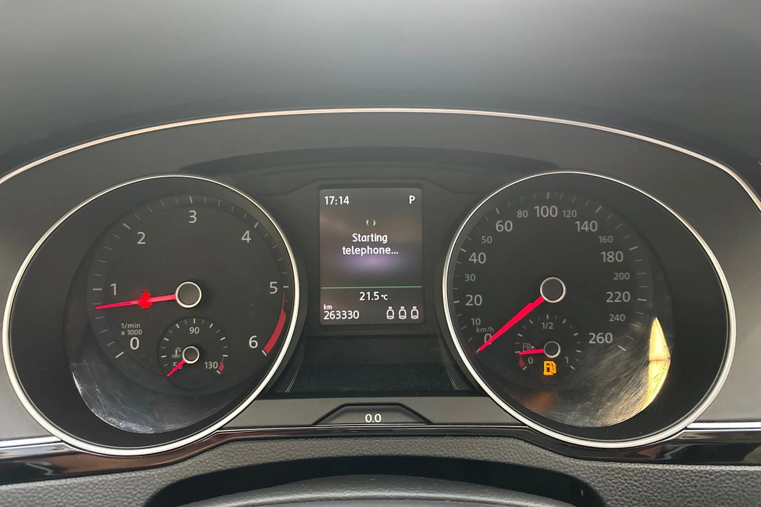 punainen Volkswagen Passat 2015 kuva 19.