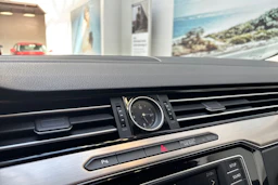 punainen Volkswagen Passat 2015 kuva 23.