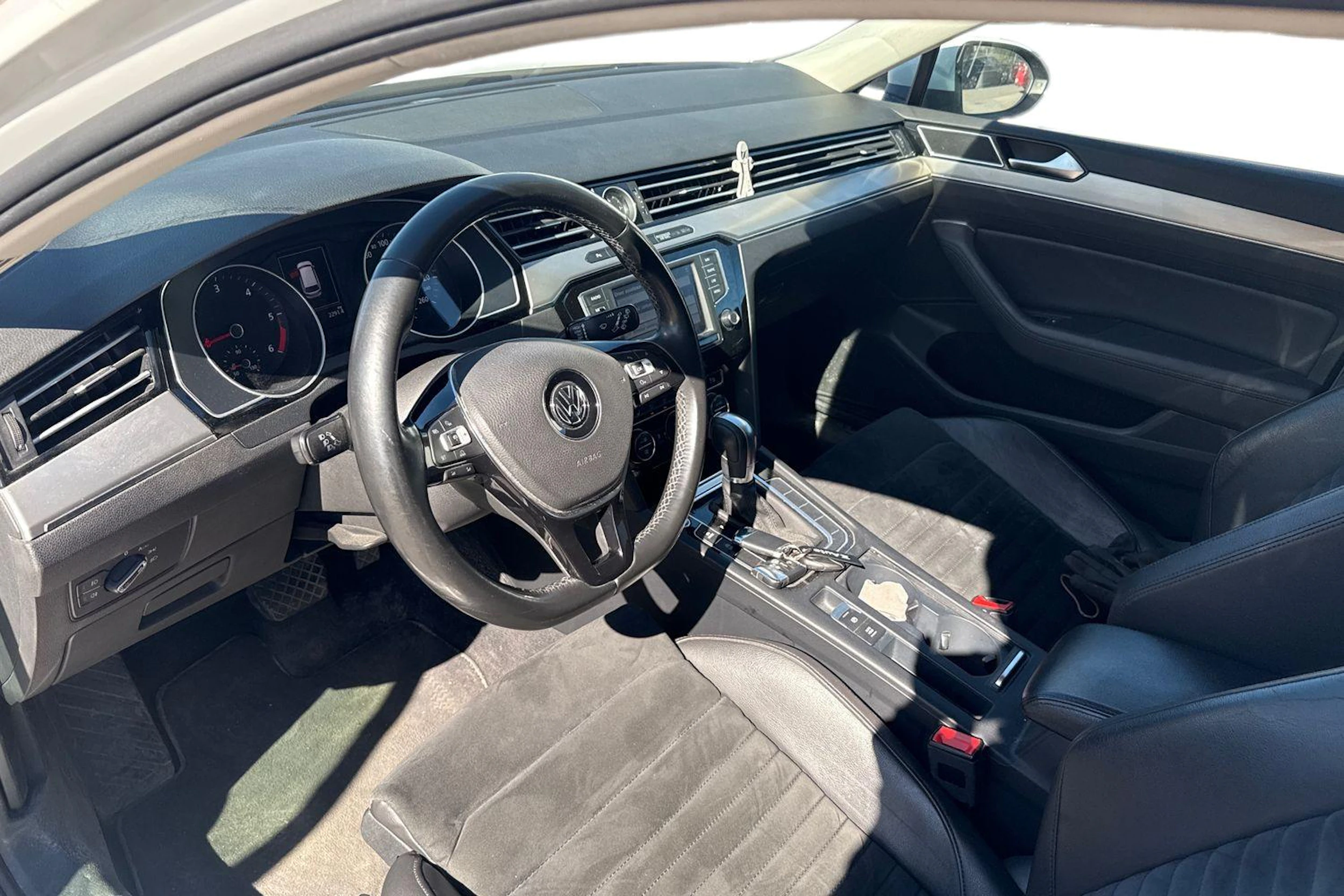 valkoinen Volkswagen Passat 2015 kuva 3.