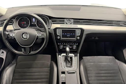 valkoinen Volkswagen Passat 2015 kuva 9.