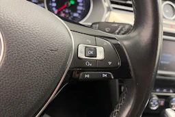 valkoinen Volkswagen Passat 2015 kuva 20.