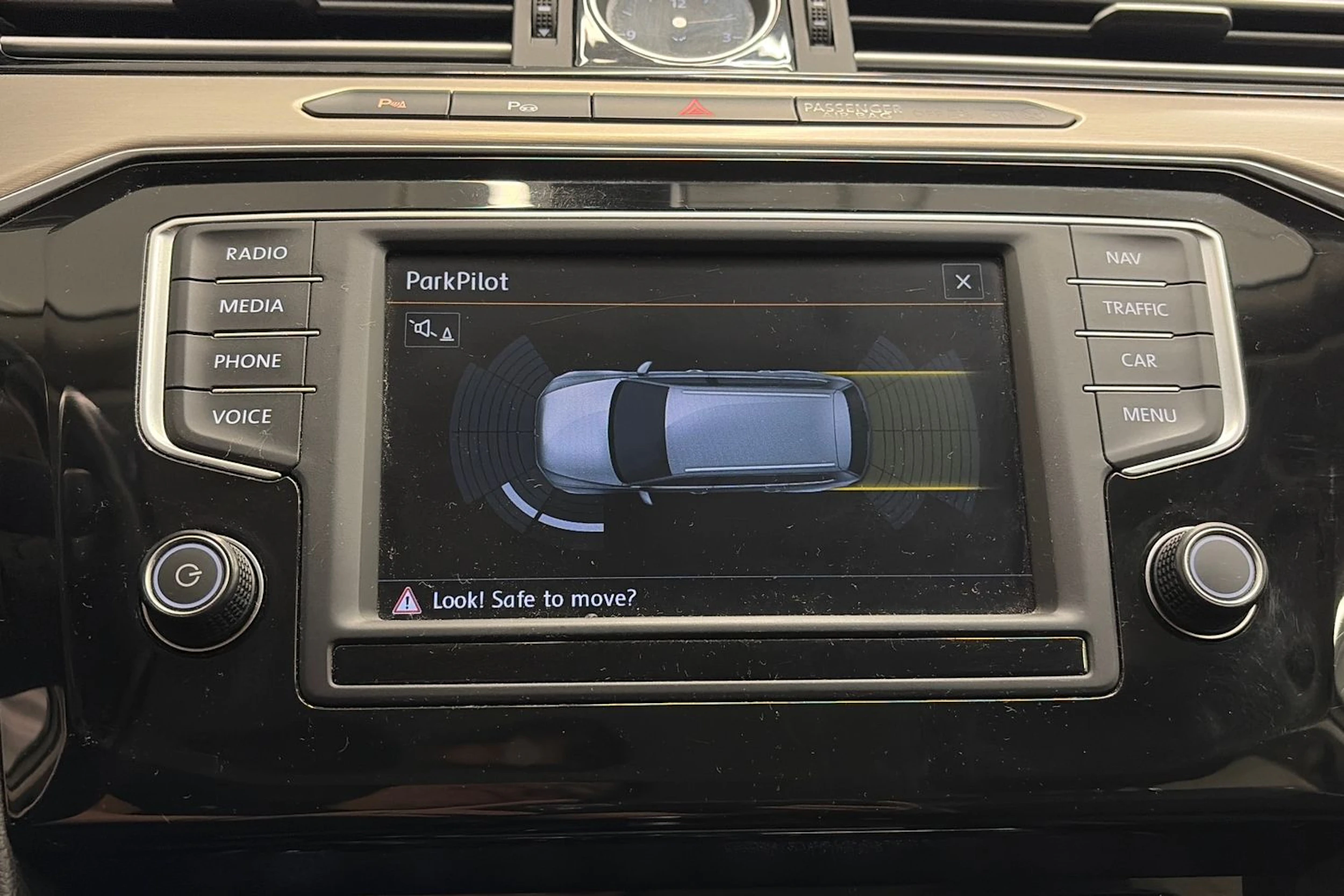 valkoinen Volkswagen Passat 2015 kuva 22.