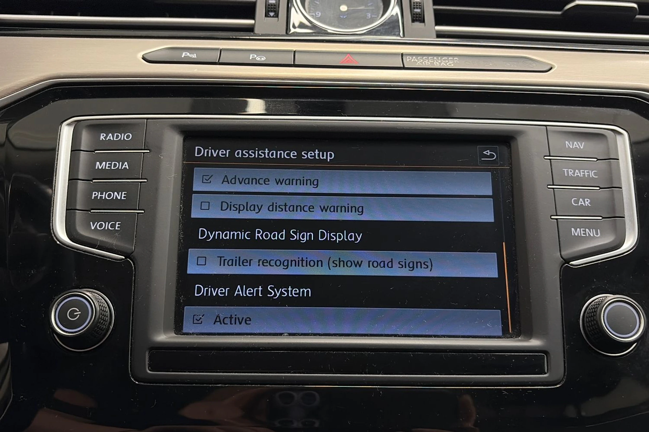 valkoinen Volkswagen Passat 2015 kuva 24.