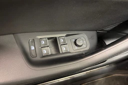 valkoinen Volkswagen Passat 2015 kuva 26.