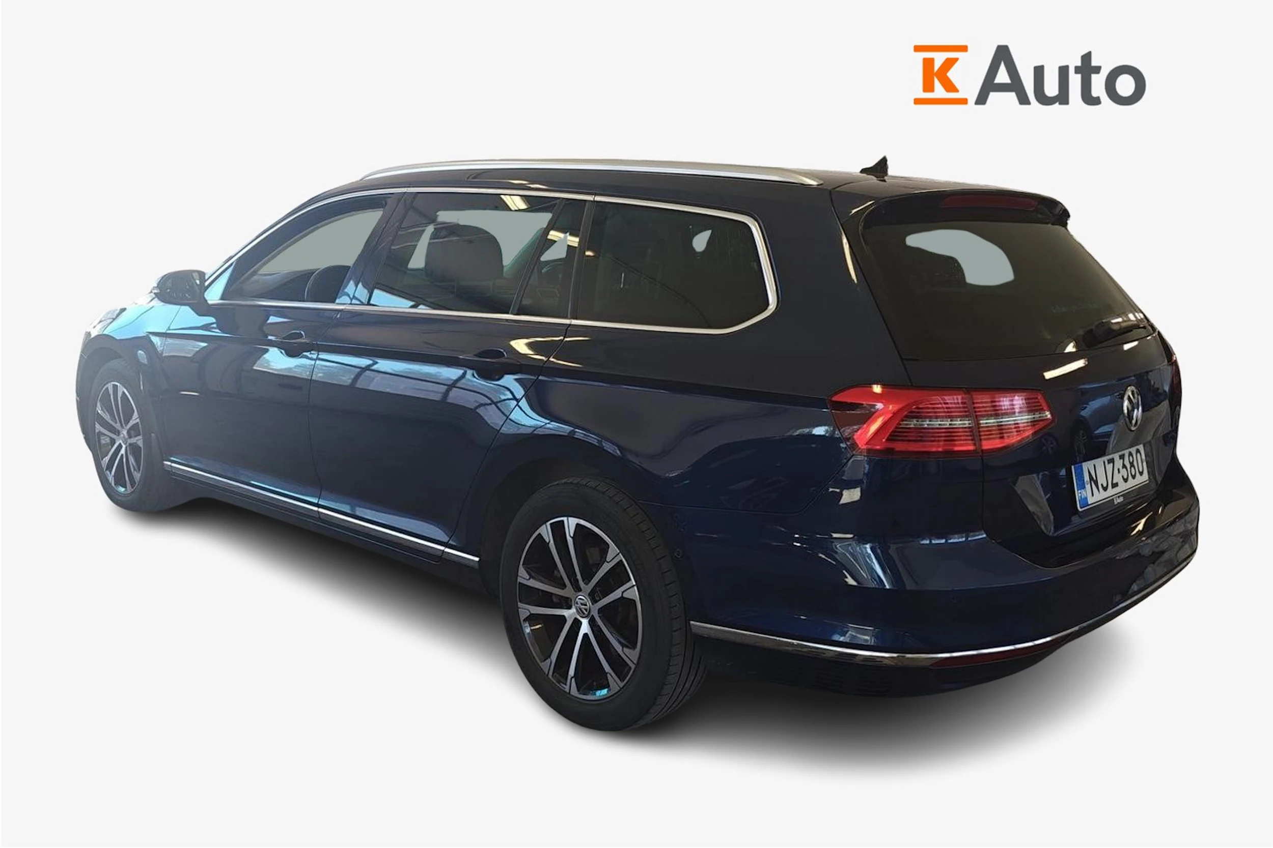 sininen Volkswagen Passat 2015 kuva 3.