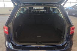 sininen Volkswagen Passat 2015 kuva 15.