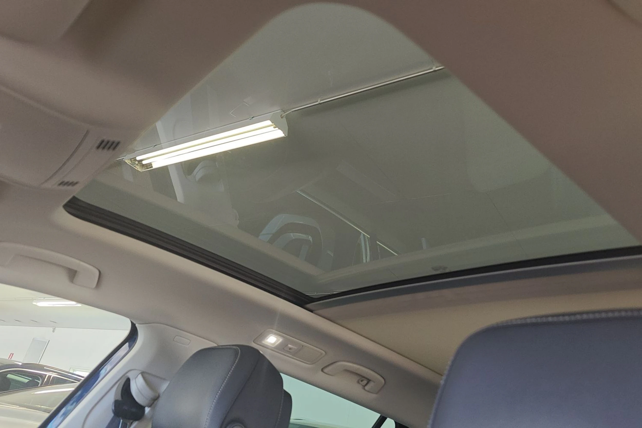 sininen Volkswagen Passat 2015 kuva 18.