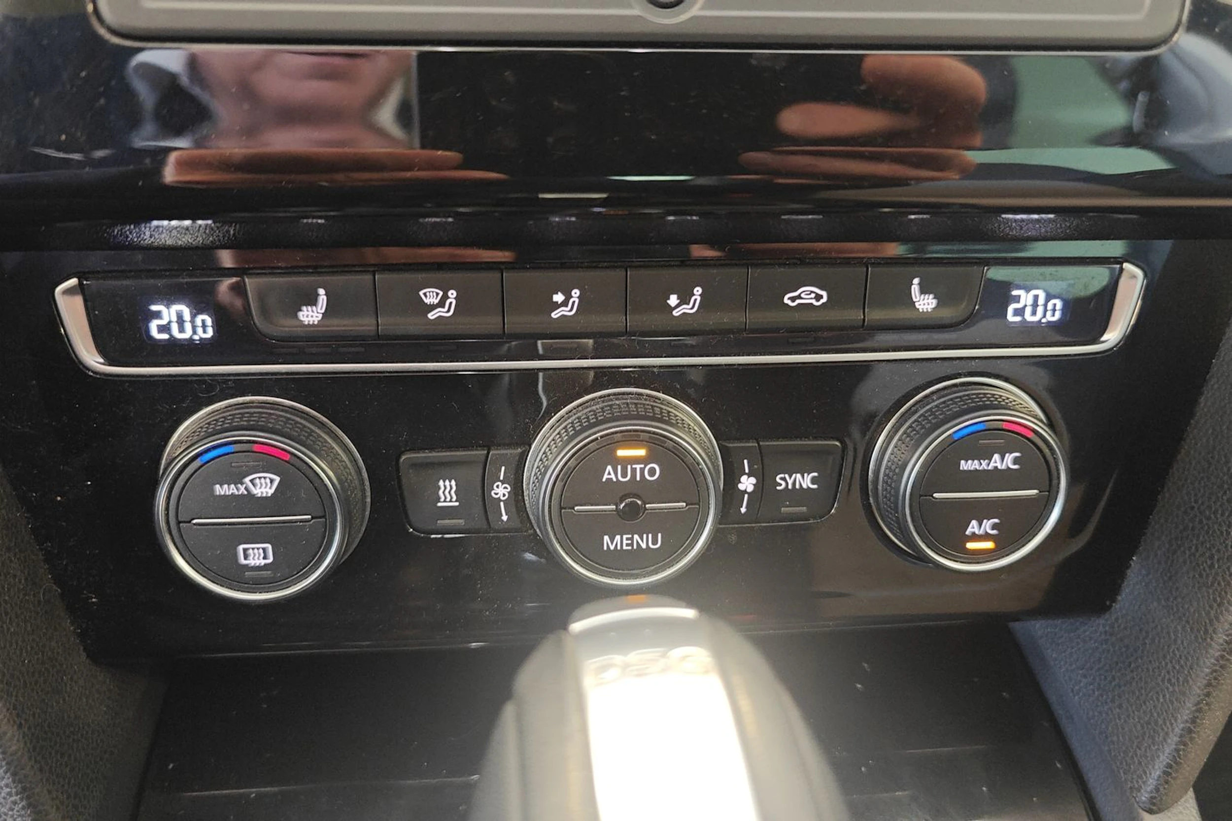 sininen Volkswagen Passat 2015 kuva 19.