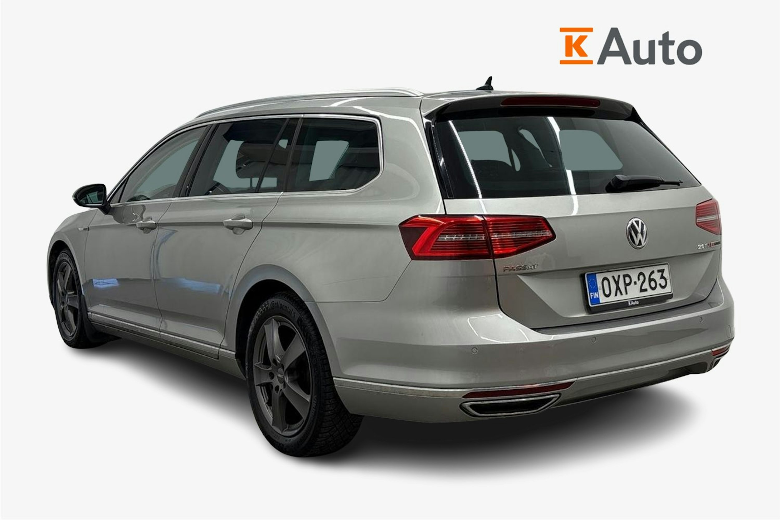 harmaa Volkswagen Passat 2015 kuva 2.