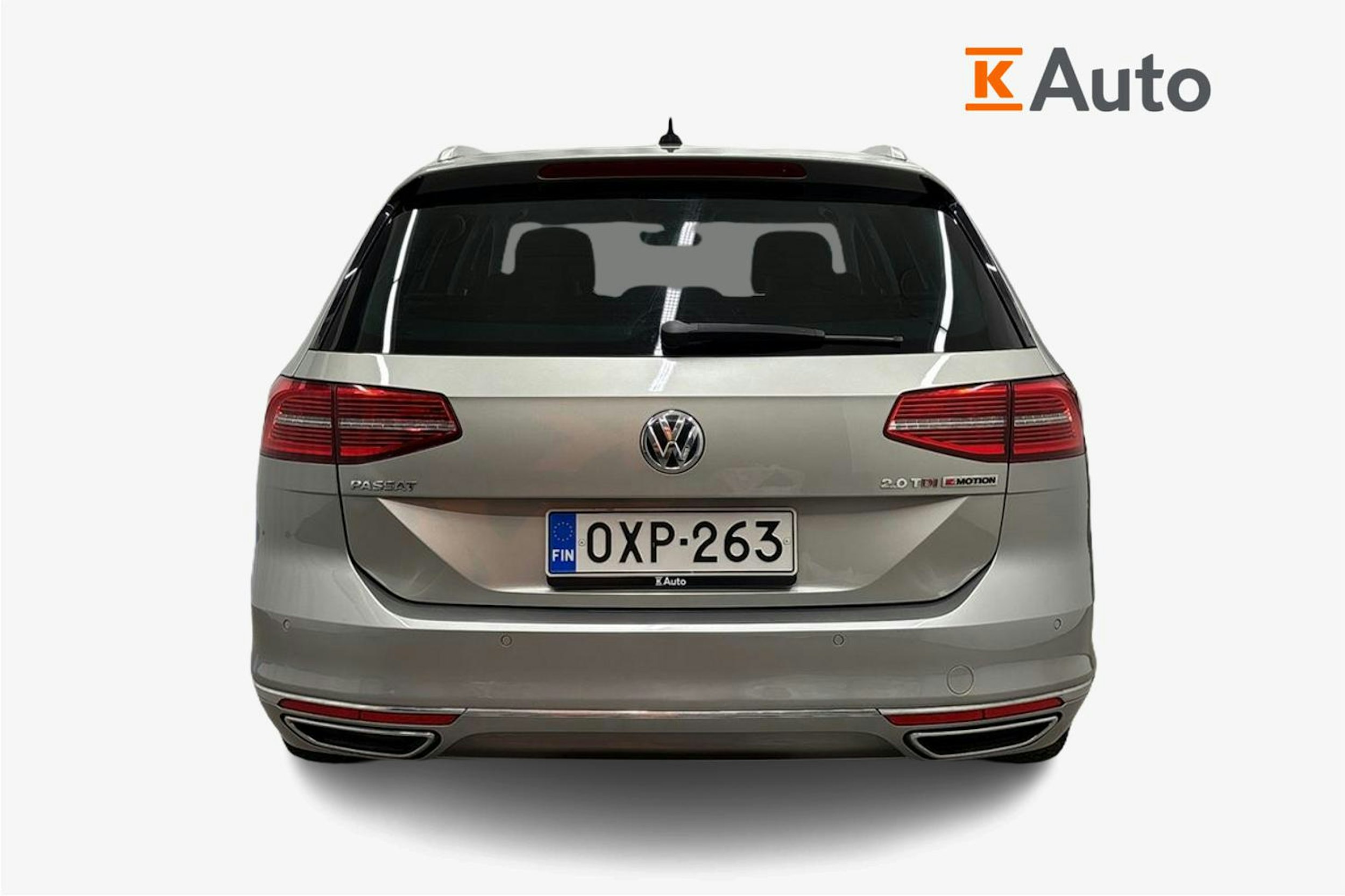 harmaa Volkswagen Passat 2015 kuva 3.