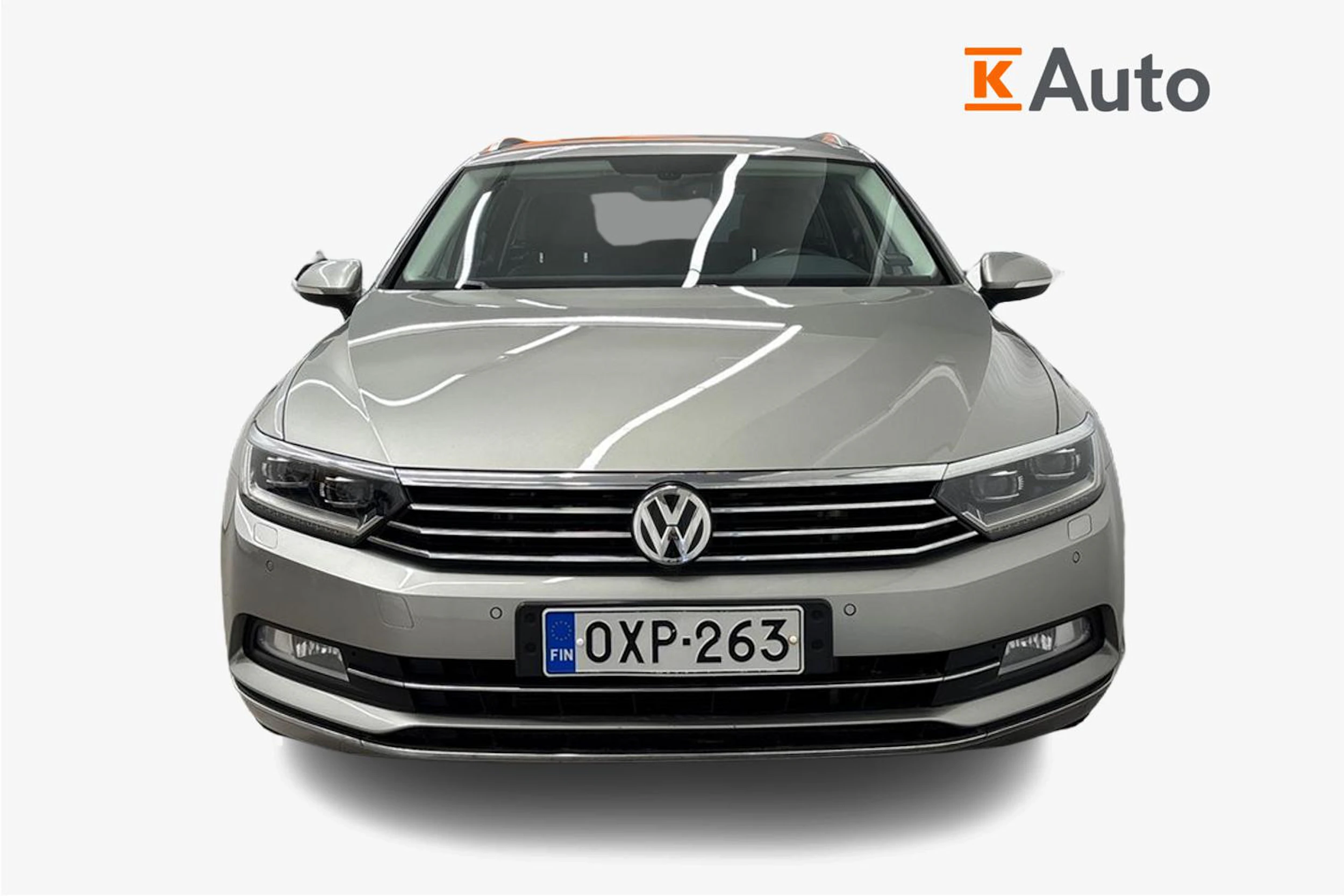 harmaa Volkswagen Passat 2015 kuva 5.