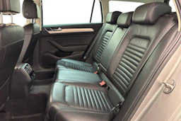 harmaa Volkswagen Passat 2015 kuva 10.