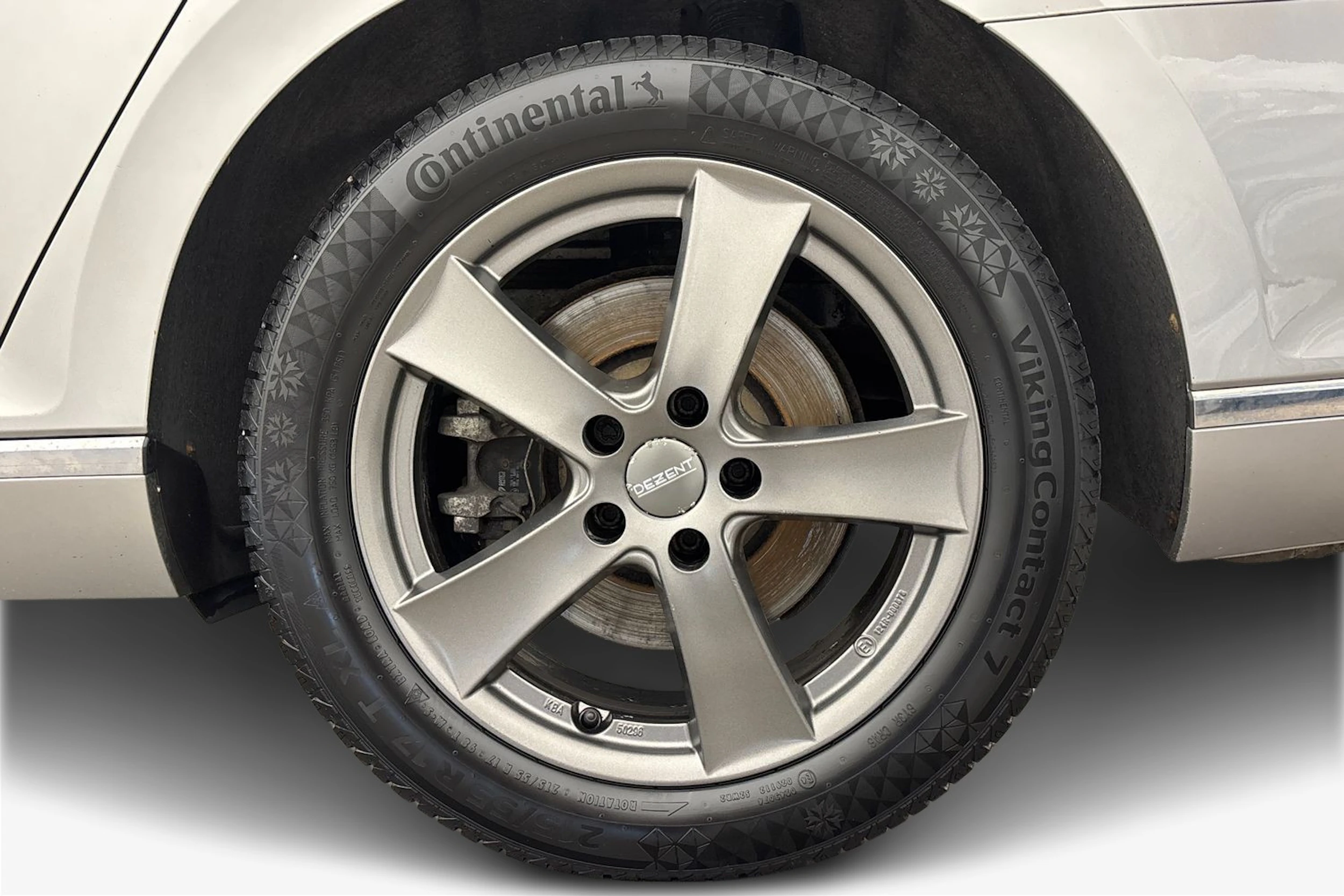 harmaa Volkswagen Passat 2015 kuva 11.