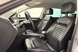 harmaa Volkswagen Passat 2015 kuva 14.