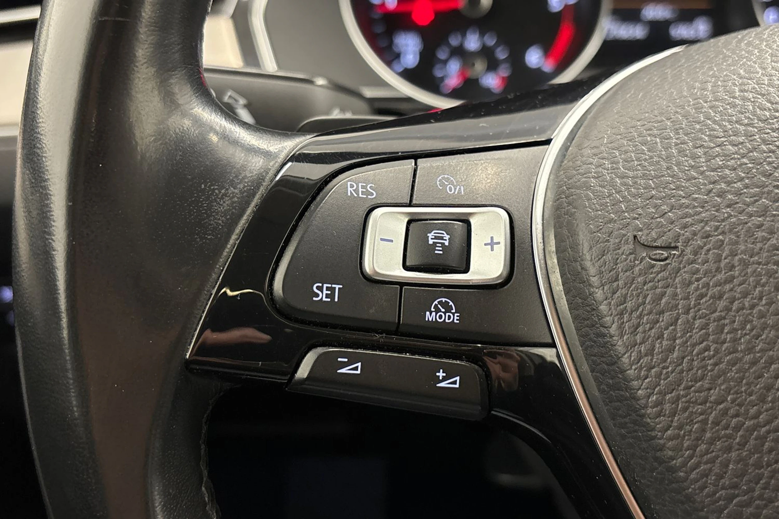 harmaa Volkswagen Passat 2015 kuva 17.