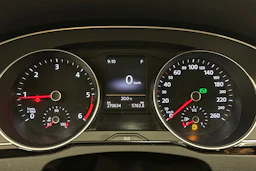 harmaa Volkswagen Passat 2015 kuva 19.