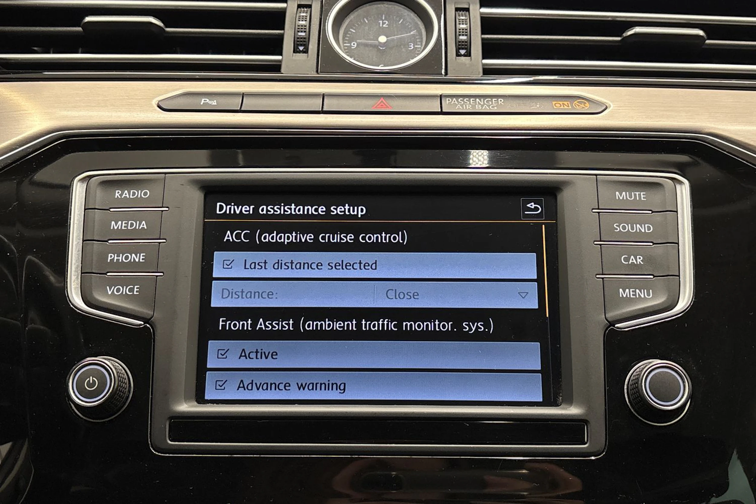 harmaa Volkswagen Passat 2015 kuva 21.