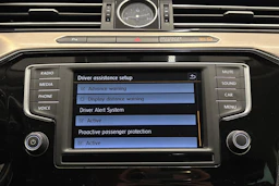 harmaa Volkswagen Passat 2015 kuva 22.