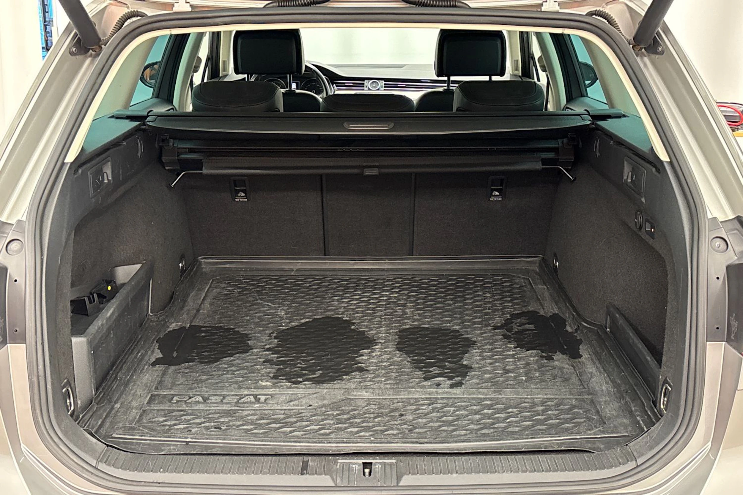 harmaa Volkswagen Passat 2015 kuva 26.