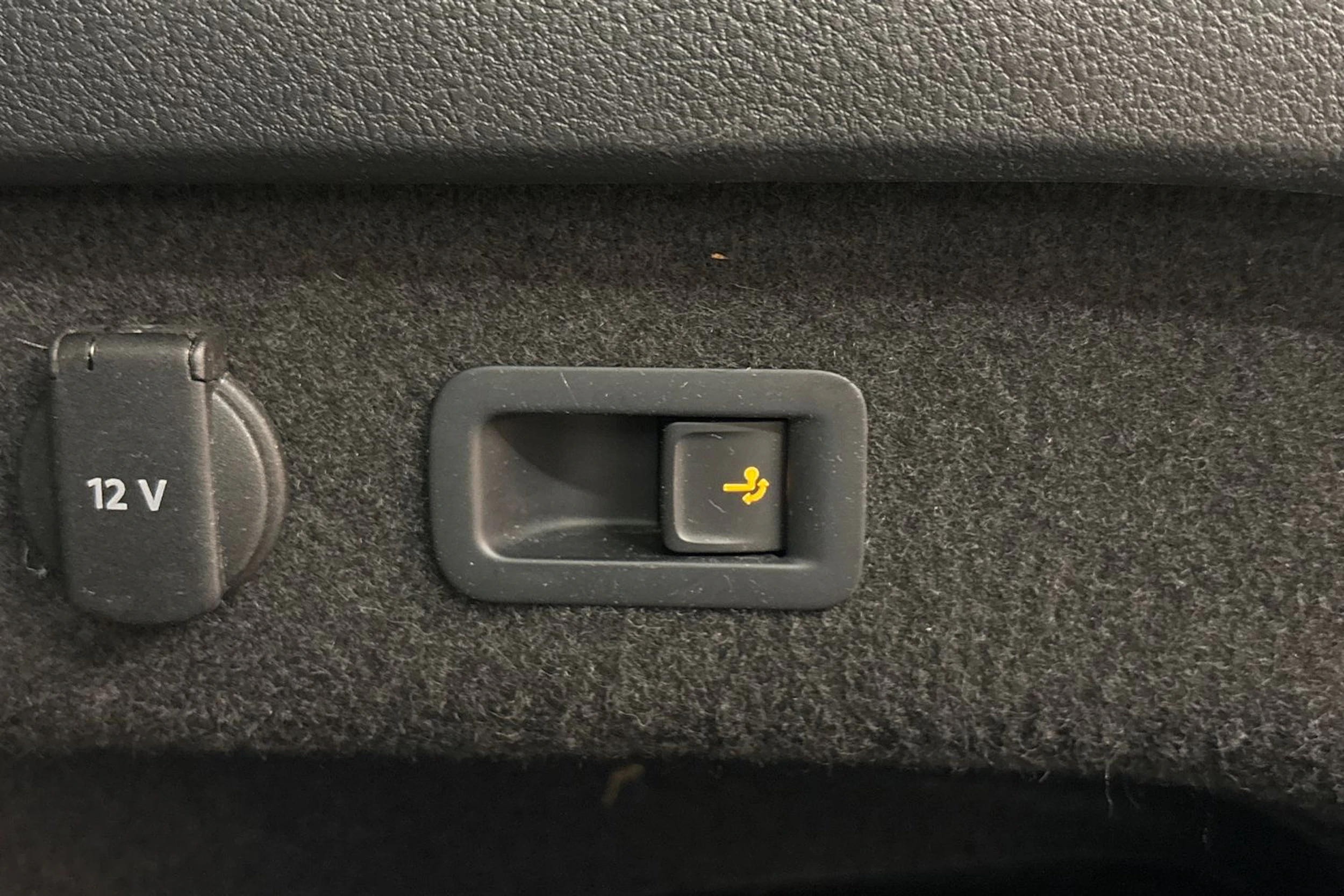 harmaa Volkswagen Passat 2015 kuva 28.