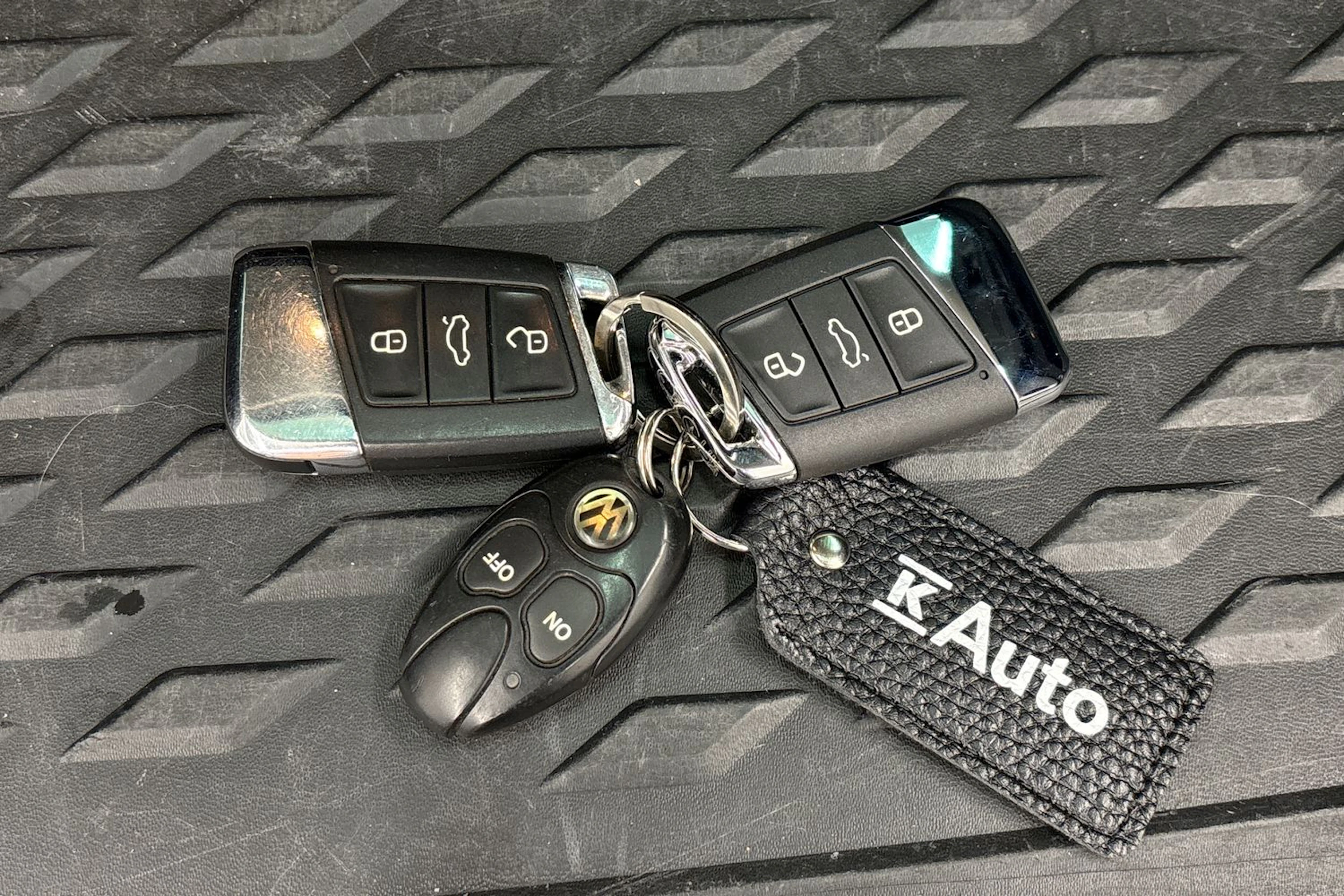 harmaa Volkswagen Passat 2015 kuva 29.