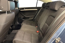 Sininen Volkswagen PASSAT 2015 kuva 8.