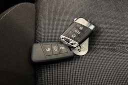 Sininen Volkswagen PASSAT 2015 kuva 15.