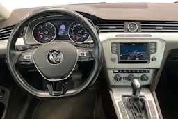 ruskea (beige) Volkswagen Passat 2015 kuva 7.